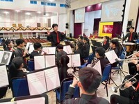 Persembahan orkestra daripada pelajar-pelajar SMK Bintulu