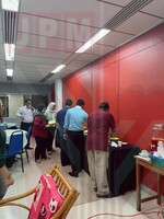 Penyerahan Sumbangan Wazan kepada Puan Lemina Sambau (Staf perpustakaan)