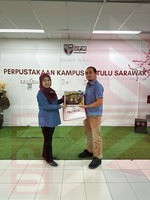 Lawatan Penanda Aras Unit Pusat Sumber Politeknik Mukah ke Perpustakaan UPM Kampus Bintulu Sarawak