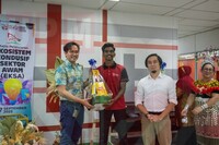 Sesi penyampaian hadiah