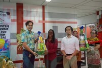 Sesi penyampaian hadiah