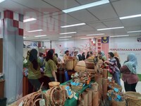 PAMERAN DAN JUALAN SFC